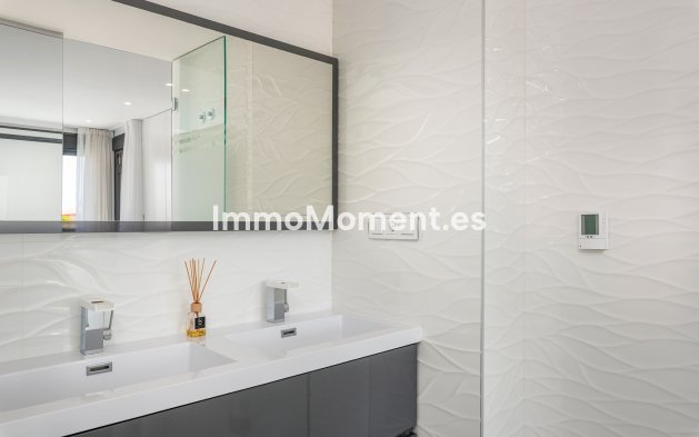 Obra nueva - Villa independiente - Playa Paraiso