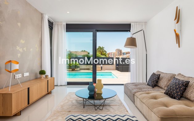 Obra nueva - Villa independiente - Playa Paraiso