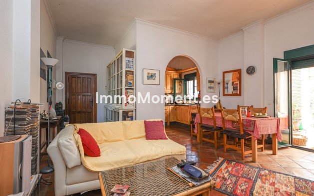 Resale - Detached villa - Inland  - Monda