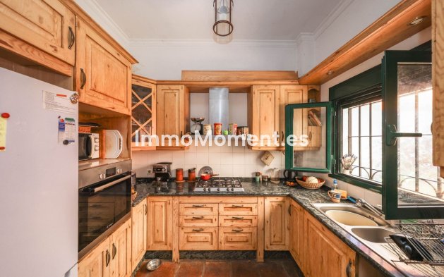 Resale - Detached villa - Inland  - Monda