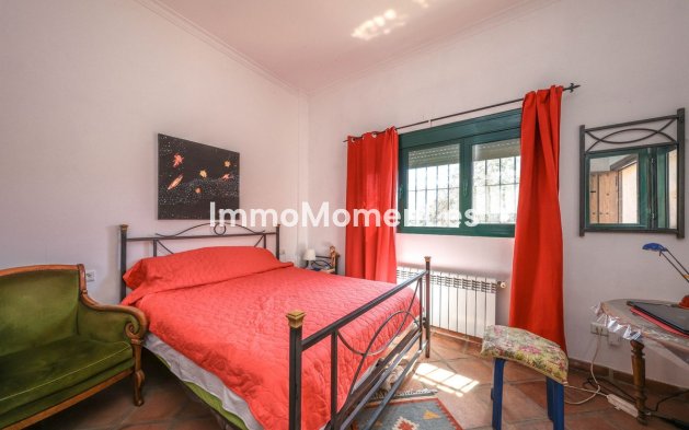 Resale - Detached villa - Inland  - Monda