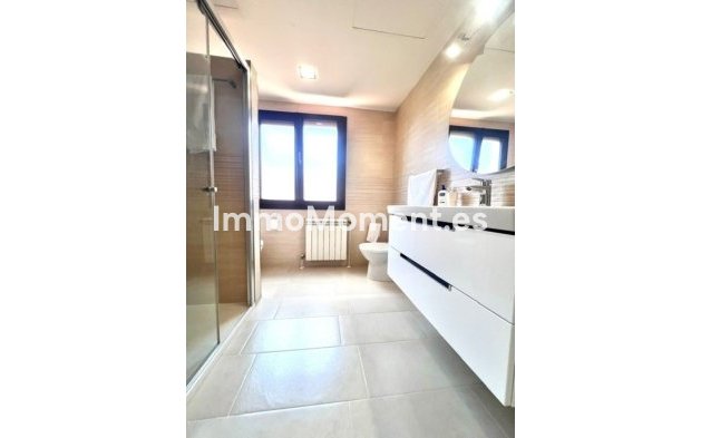 Resale - Detached villa - Marbella - Guadalmina Alta