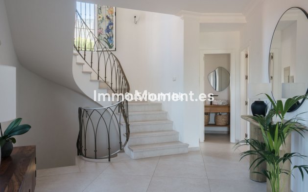 Bestaande woning - Vrijstaande villa - Binnenland  - Alhaurín de la Torre