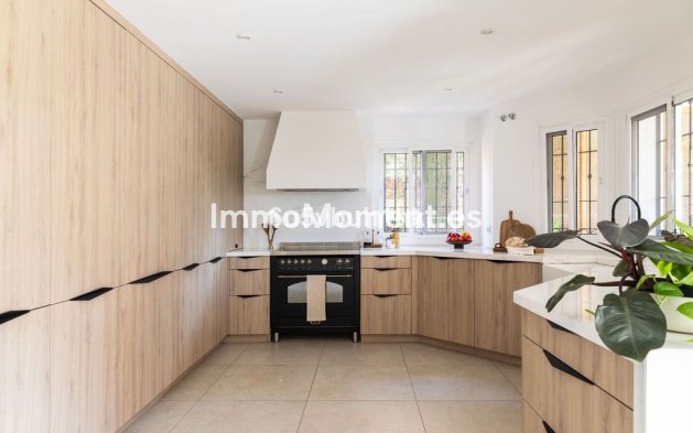 Bestaande woning - Vrijstaande villa - Binnenland  - Alhaurín de la Torre