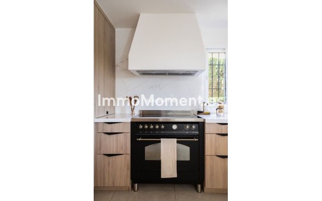 Bestaande woning - Vrijstaande villa - Binnenland  - Alhaurín de la Torre