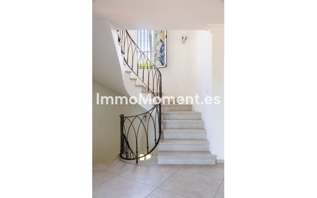 Bestaande woning - Vrijstaande villa - Binnenland  - Alhaurín de la Torre