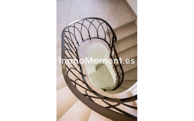 Bestaande woning - Vrijstaande villa - Binnenland  - Alhaurín de la Torre