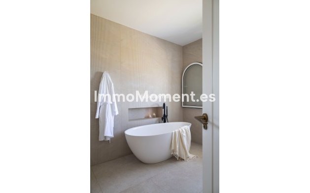 Bestaande woning - Vrijstaande villa - Binnenland  - Alhaurín de la Torre