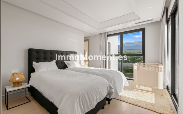 Resale - Detached villa - Estepona - New Golden Mile