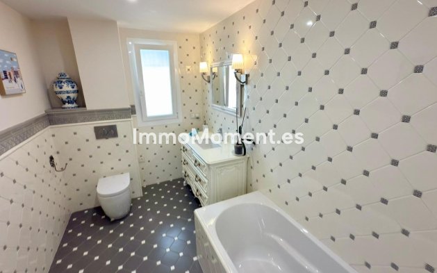 Wiederverkauf - Freistehende Villa - La Nucía - La Nucia Centro
