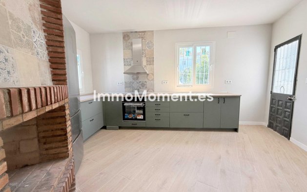 Resale - Country house - Inland  - Coín