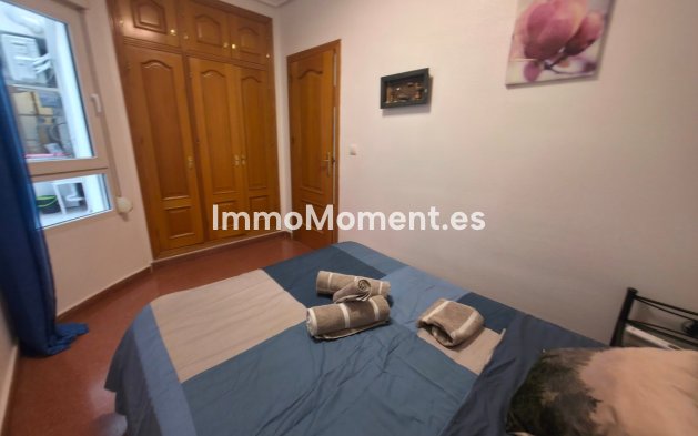 Resale - Apartment - Torrevieja - Torrevieja Centro