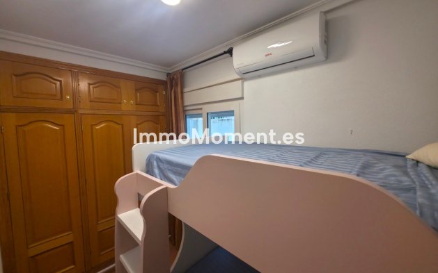 Resale - Apartment - Torrevieja - Torrevieja Centro