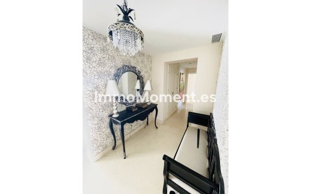 Resale - Apartment - Benahavís - Benahavís Centro