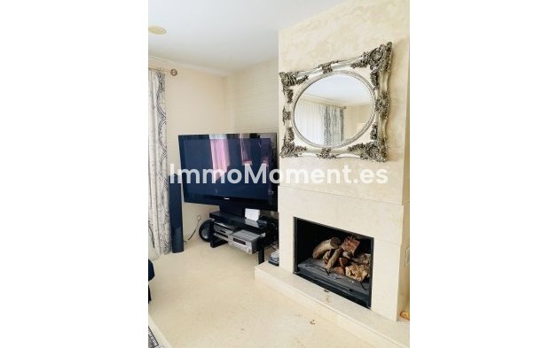 Resale - Apartment - Benahavís - Benahavís Centro