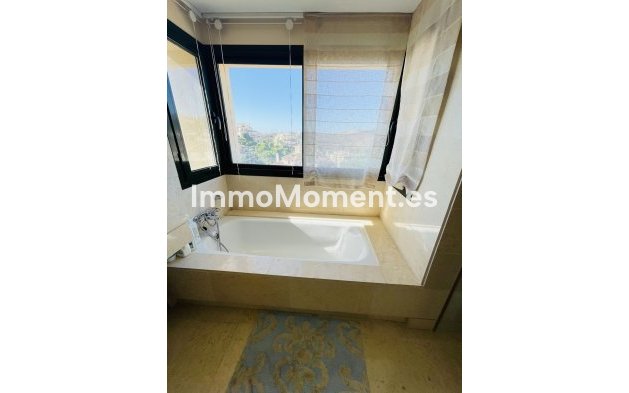 Resale - Apartment - Benahavís - Benahavís Centro
