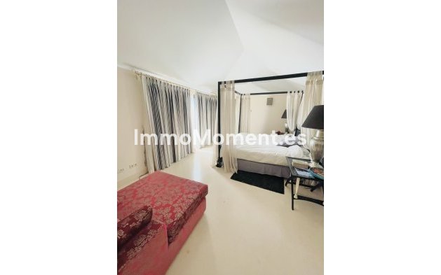 Resale - Apartment - Benahavís - Benahavís Centro