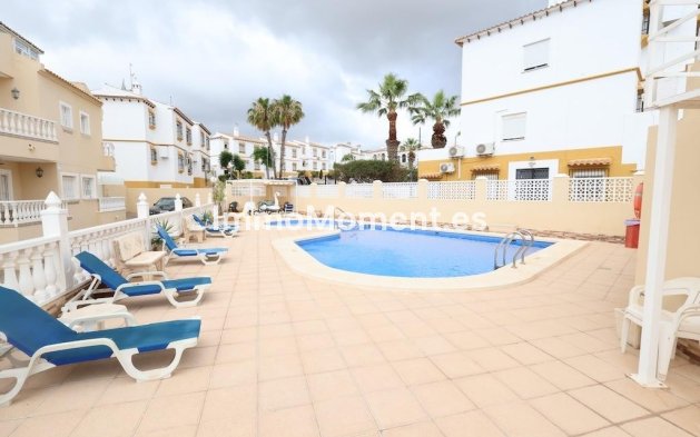 Reventa - Villa independiente - San Miguel de Salinas - San Miguel de Salinas Centro