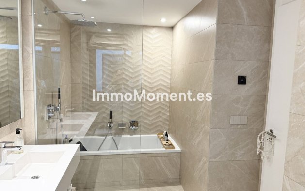 Resale - Apartment - Marbella - Santa Clara