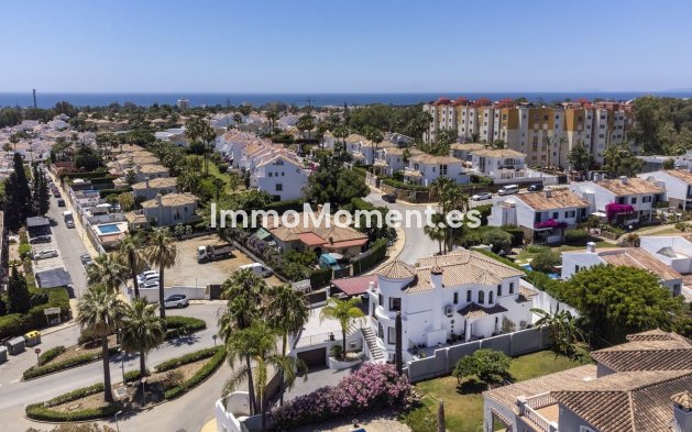 Wiederverkauf - Freistehende Villa - Estepona  - Estepona Centro