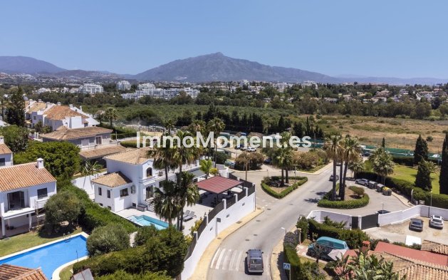 Wiederverkauf - Freistehende Villa - Estepona  - Estepona Centro