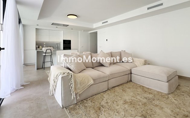 Resale - Apartment - Estepona - Cancelada