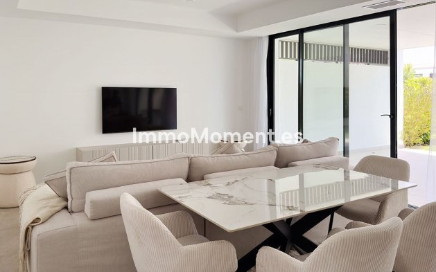 Resale - Apartment - Estepona - Cancelada