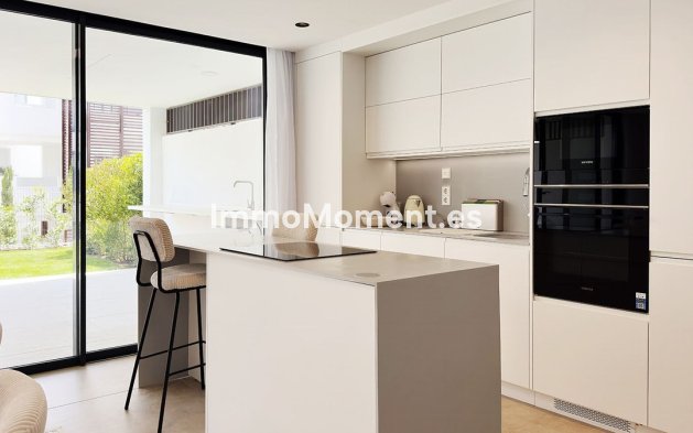 Resale - Apartment - Estepona - Cancelada