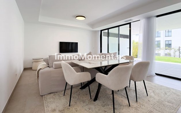 Resale - Apartment - Estepona - Cancelada