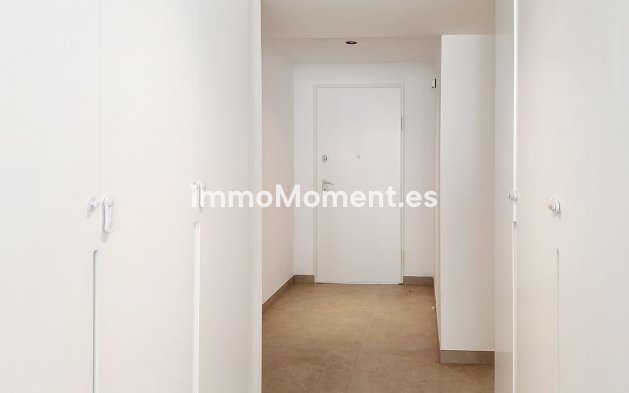 Resale - Apartment - Estepona - Cancelada