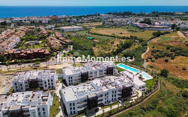 Resale - Apartment - Estepona - Cancelada