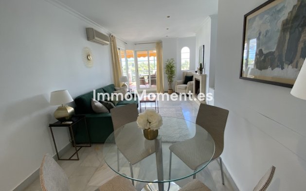 Resale - Apartment - Marbella - Nueva Andalucía