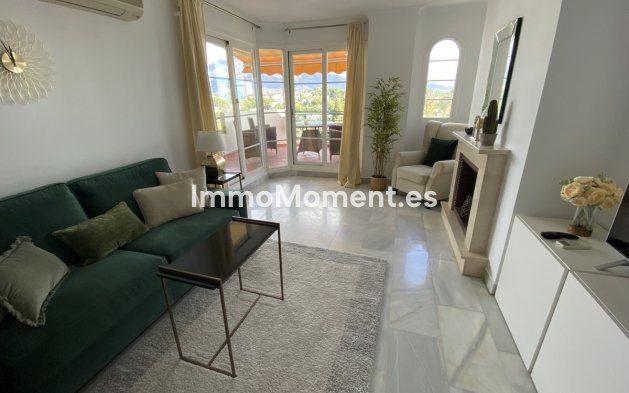 Resale - Apartment - Marbella - Nueva Andalucía
