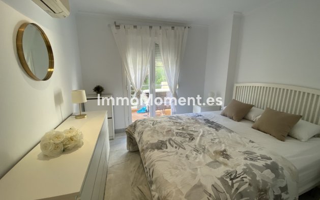 Resale - Apartment - Marbella - Nueva Andalucía