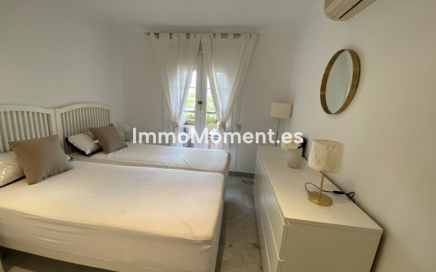 Resale - Apartment - Marbella - Nueva Andalucía