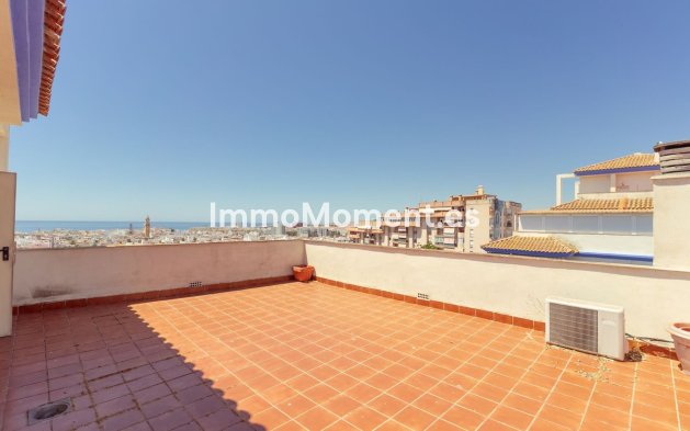 Resale - Apartment - Estepona - Estepona Centro