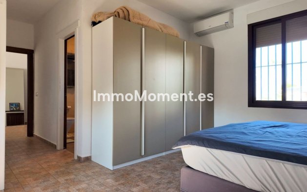 Wiederverkauf - Freistehende Villa -   Inländisch - Alhaurín el Grande Centro