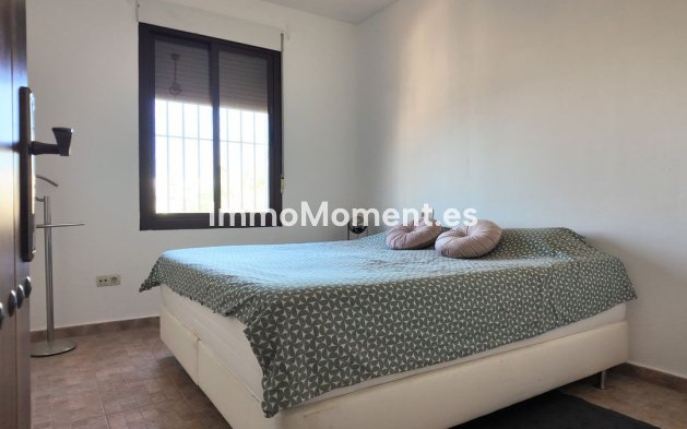 Wiederverkauf - Freistehende Villa -   Inländisch - Alhaurín el Grande Centro