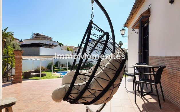 Wiederverkauf - Freistehende Villa -   Inländisch - Alhaurín el Grande Centro