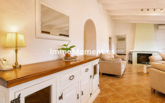 Wiederverkauf - Freistehende Villa -   Inländisch - Alhaurín el Grande Centro