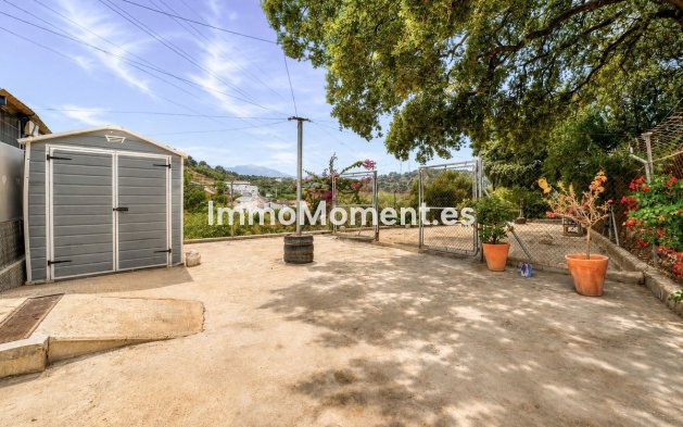 Wiederverkauf - Freistehende Villa -   Inländisch - Alhaurín el Grande Centro