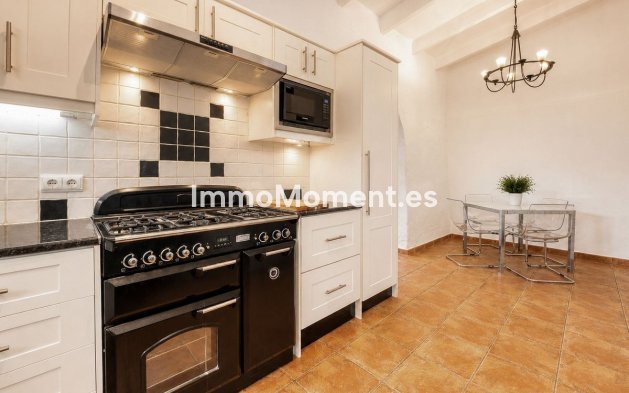 Wiederverkauf - Freistehende Villa -   Inländisch - Alhaurín el Grande Centro