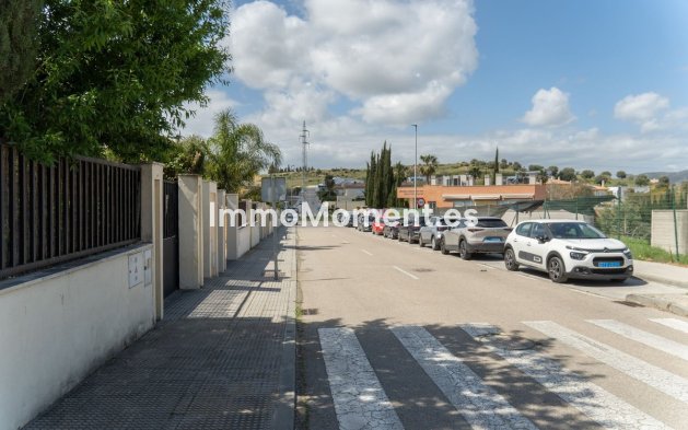 Resale - Plot - Inland  - Alhaurín de la Torre