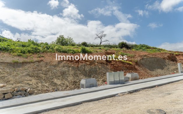 Resale - Plot - Inland  - Alhaurín de la Torre