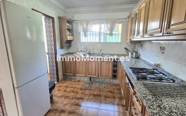 Resale - Detached villa - Inland  - Alhaurín de la Torre