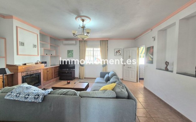 Resale - Detached villa - Inland  - Alhaurín de la Torre