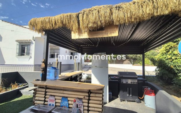 Resale - Detached villa - Inland  - Alhaurín de la Torre