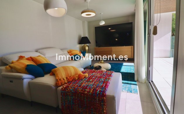 Resale - Apartment - Marbella - Elviria