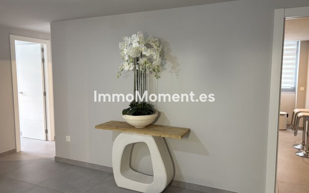 Resale - Apartment - Marbella - Elviria