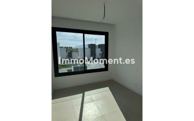 Reventa - Villa independiente - Estepona  - Atalaya